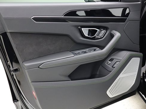 Used 2020 Lamborghini Urus image 55