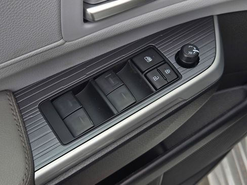 Certified 2026 Toyota Sienna XLE image 10