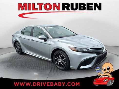 Certified 2024 Toyota Camry SE FWD image 1
