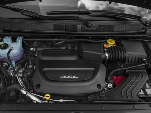 Used 2017 Chrysler Pacifica Touring image 16