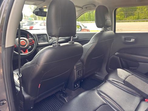 Used 2018 Jeep Compass Trailhawk AWD/4WD image 11