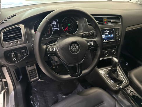 Used 2017 Volkswagen Golf Alltrack SEL AWD/4WD image 2