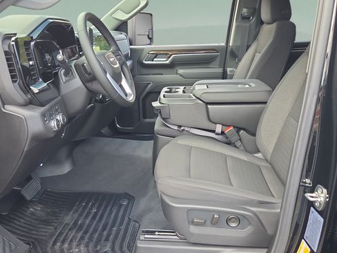 Used 2026 GMC Sierra 2500 SLE AWD/4WD image 9
