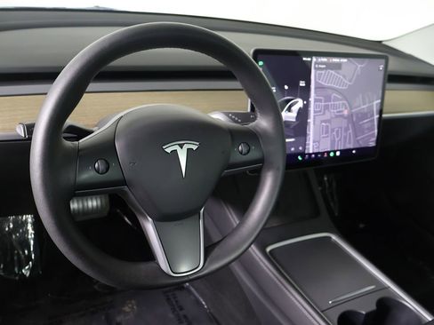 Used 2023 Tesla Model 3 Standard Range image 26