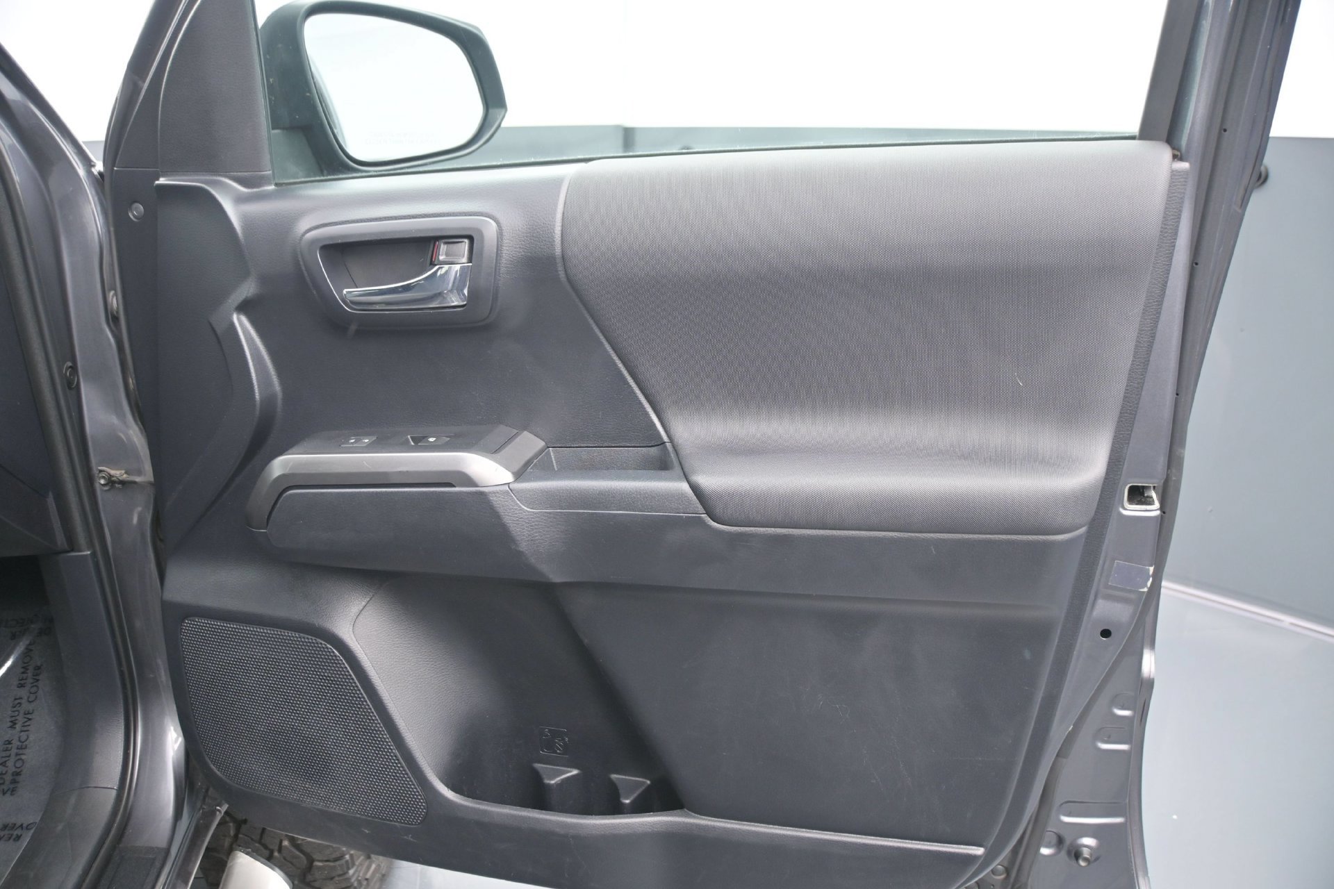 Used 2019 Toyota Tacoma TRD Off-Road AWD/4WD image 12