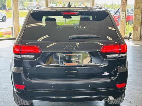 Used 2021 Jeep Grand Cherokee Laredo X AWD/4WD image 8