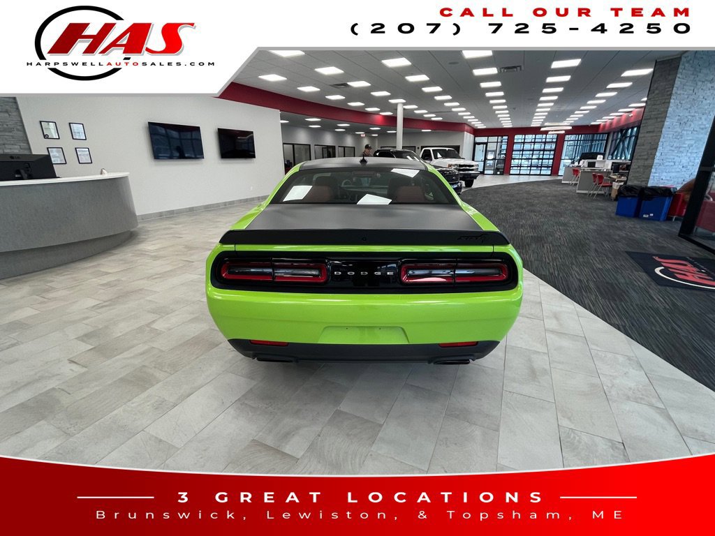 Used 2023 Dodge Challenger SRT Hellcat RWD image 4