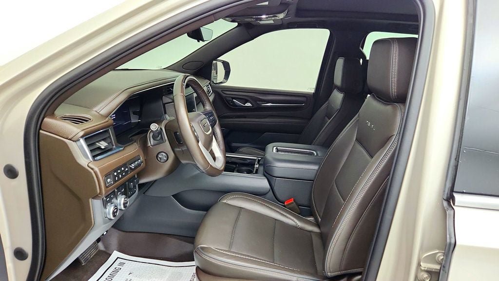 Used 2023 GMC Yukon XL Denali w/ Denali Reserve Package AWD/4WD image 20