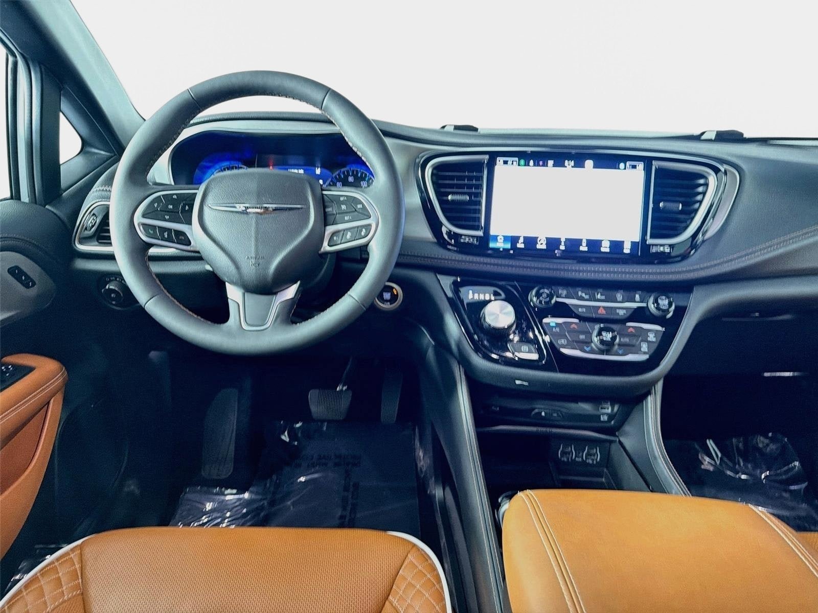 Used 2024 Chrysler Pacifica Pinnacle FWD image 26