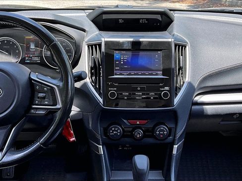 Used 2019 Subaru Forester Premium AWD/4WD image 9