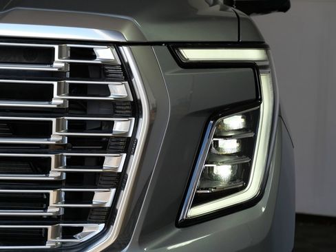 New 2026 GMC Yukon XL Denali w/ Sun & Power Step Package AWD/4WD image 9