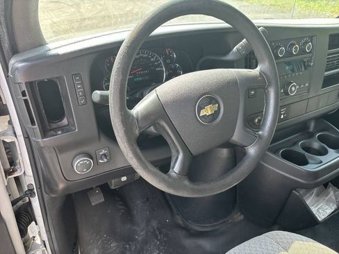 Used 2014 Chevrolet Express 3500 Extended RWD image 15