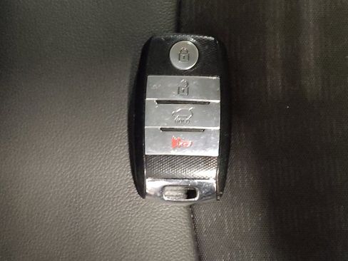 Used 2019 Kia Soul ! FWD image 32