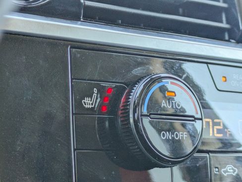 Certified 2025 Nissan Pathfinder SV image 26