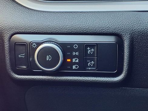 Used 2024 Ford Explorer XLT w/ Equipment Group 202A image 19