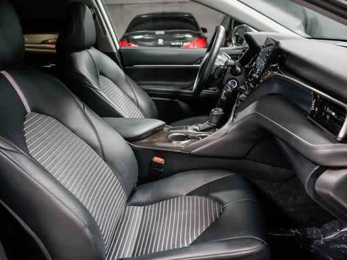 Used 2023 Toyota Camry SE image 15