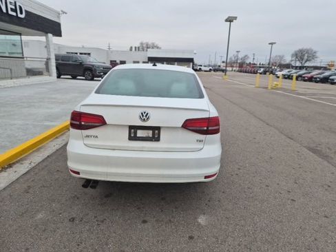 Used 2016 Volkswagen Jetta Sport image 8