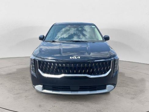 Used 2026 Kia Carnival FWD image 2