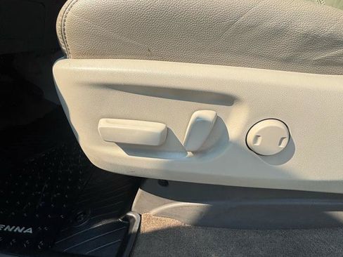 Used 2019 Toyota Sienna AWD image 13