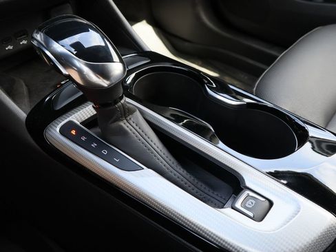 Certified 2025 Buick Envista Avenir FWD image 18