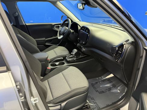 Used 2024 Kia Soul EX FWD image 24