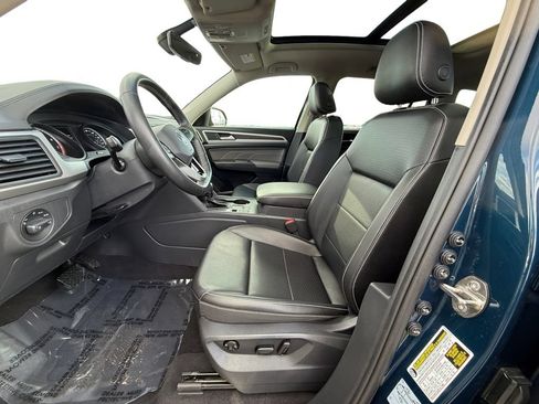 Used 2021 Volkswagen Atlas SE w/ Panoramic Sunroof Package FWD image 9