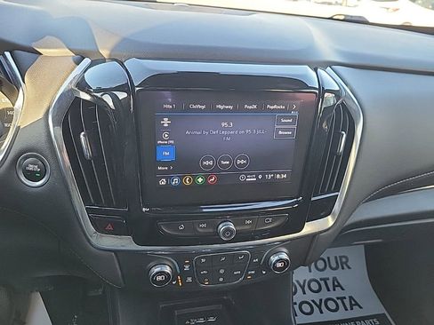 Used 2023 Chevrolet Traverse LT image 18