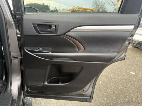 Used 2019 Toyota Highlander Plus image 26