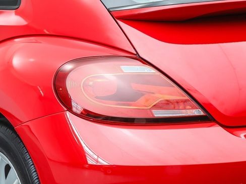 Used 2018 Volkswagen Beetle 2.0T S FWD image 10