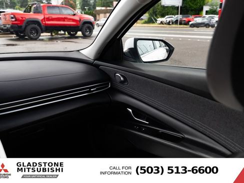 Used 2024 Hyundai Elantra Limited FWD image 10