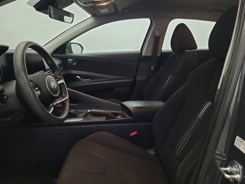 Used 2024 Hyundai Elantra SEL FWD image 17