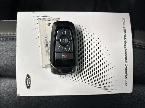 Used 2025 Ford Bronco Outer Banks AWD/4WD image 38