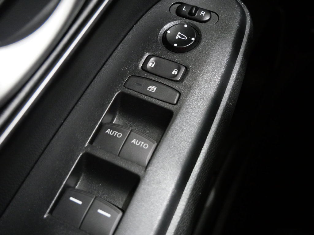 Used 2018 Honda CR-V Touring image 14
