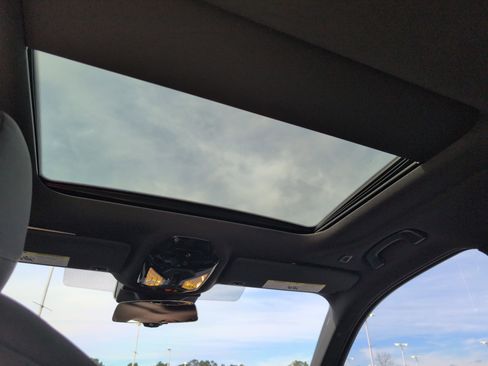 Used 2024 BMW 530i w/ M Sport Package image 30