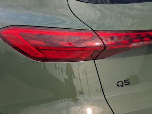 Used 2025 Audi Q5 Premium Plus w/ Premium Plus AWD/4WD image 18