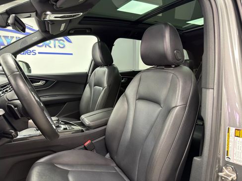 Used 2017 Audi Q7 3.0T Prestige AWD/4WD image 11
