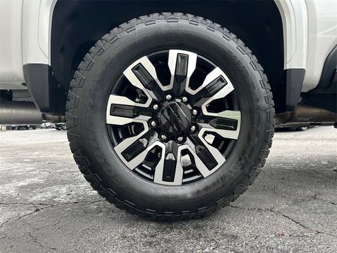 Used 2025 GMC Sierra 2500 Denali Ultimate image 18