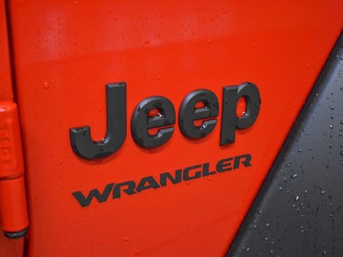 Used 2022 Jeep Wrangler Willys image 10