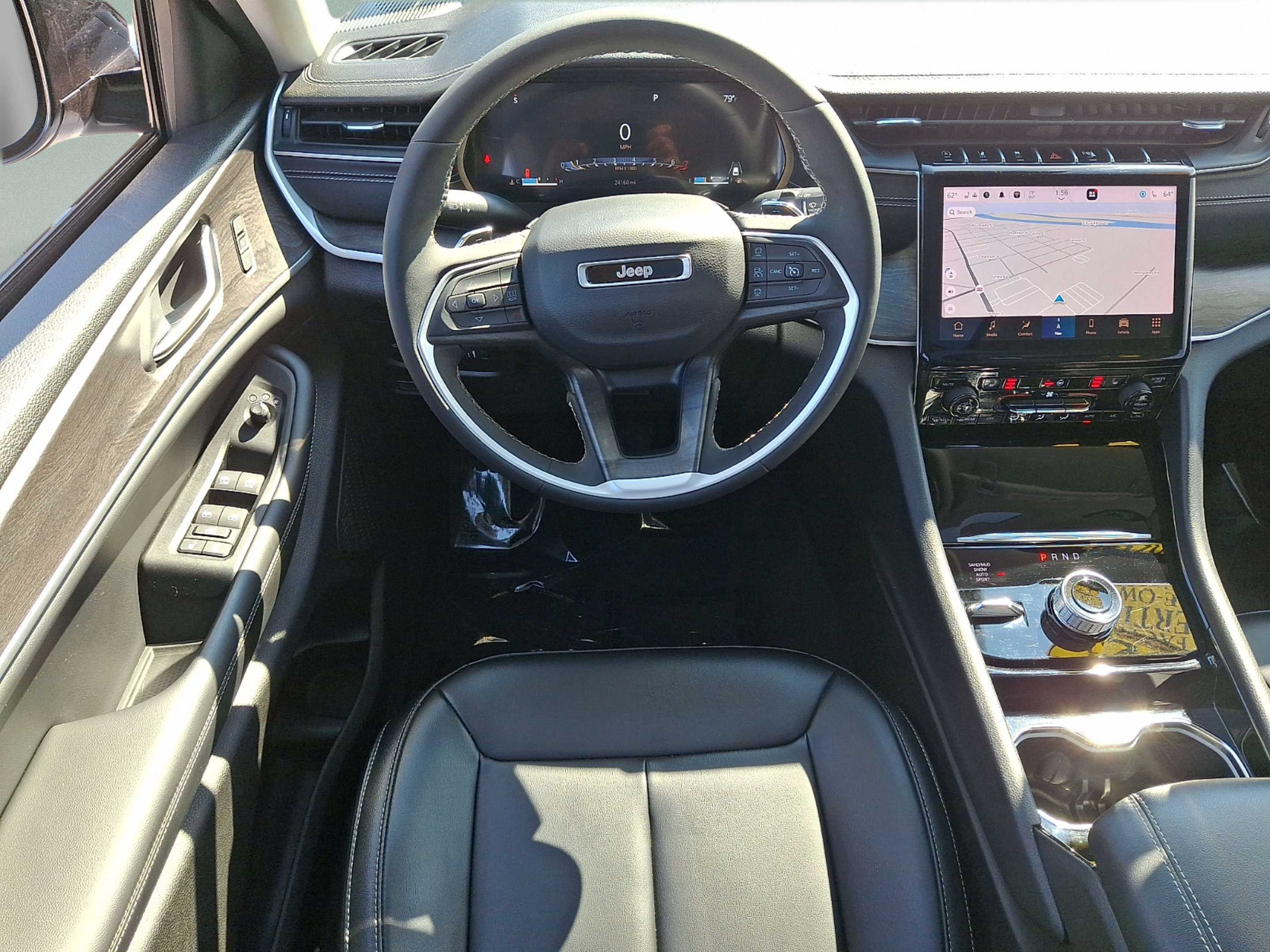 Used 2023 Jeep Grand Cherokee Limited w/ Black Appearance Package AWD/4WD image 10