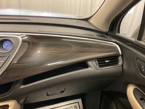 Used 2019 Buick Envision Essence AWD/4WD image 29