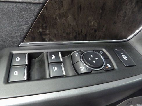 Used 2024 Ford F250 Lariat w/ Black Appearance Package image 61