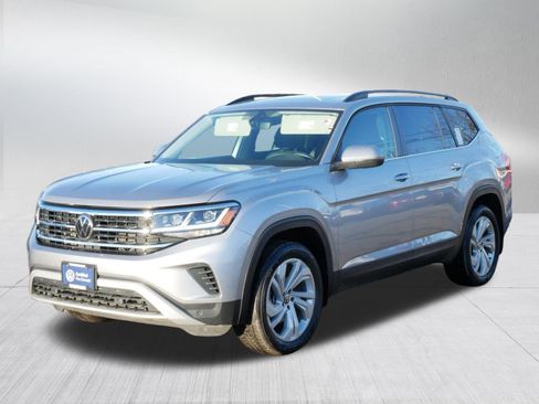 Certified 2023 Volkswagen Atlas SE w/ Panoramic Sunroof Package image 3