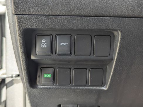 Used 2016 Nissan Rogue SV w/ SV Family Package FWD image 27