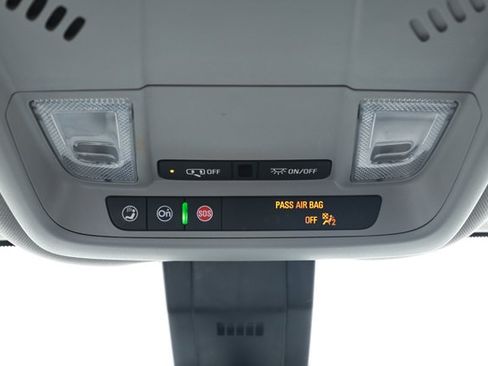 Used 2024 Chevrolet Equinox LT FWD image 19