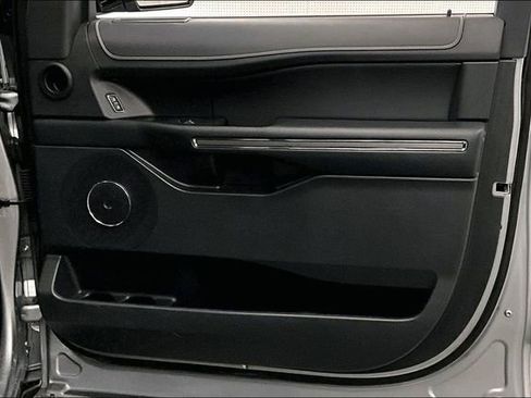 Used 2024 Ford Expedition Max XLT image 21