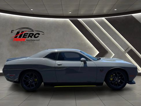 Used 2023 Dodge Challenger R/T w/ Blacktop Package RWD image 4