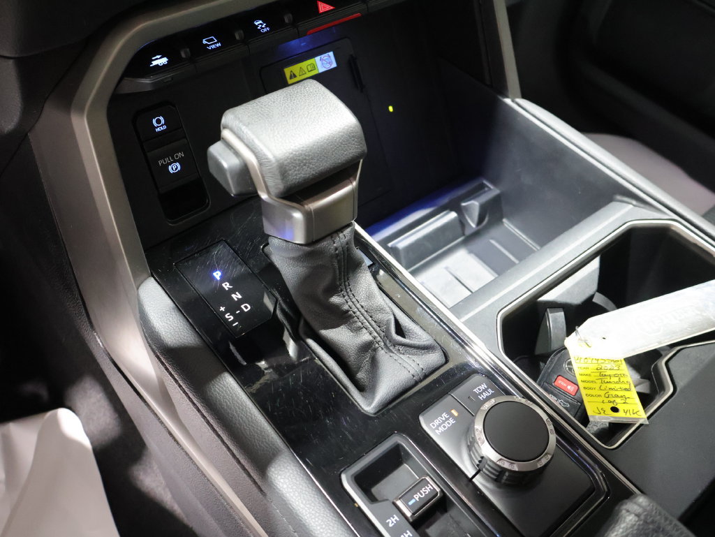 Used 2023 Toyota Tundra Limited AWD/4WD image 31