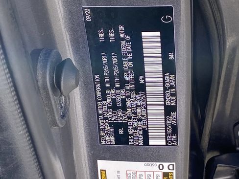 Used 2023 Toyota 4Runner SR5 image 29