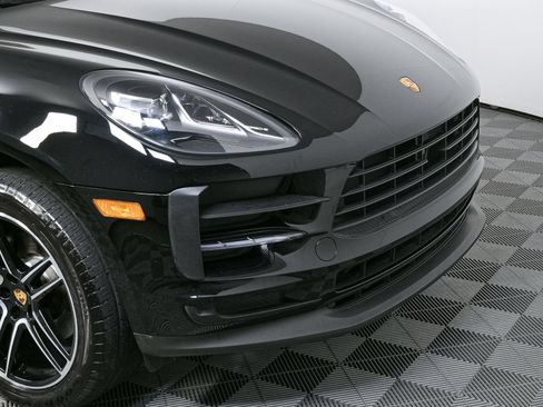 Certified 2020 Porsche Macan AWD/4WD image 38