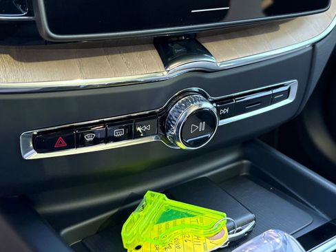 New 2026 Volvo XC60 T8 Plus w/ Protection Package Premier image 17